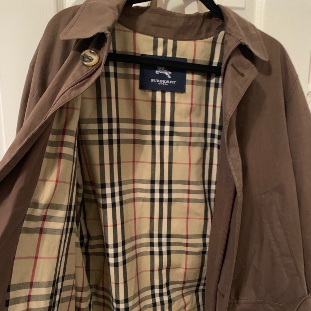 Men’s Brown Burberry Coat - Picture 2 of 5